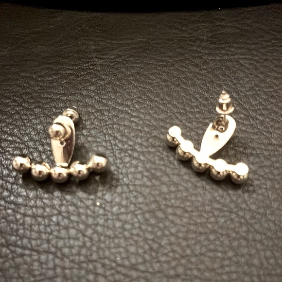 Peas In A Gold Stud Earrings - Picture 4 of 5